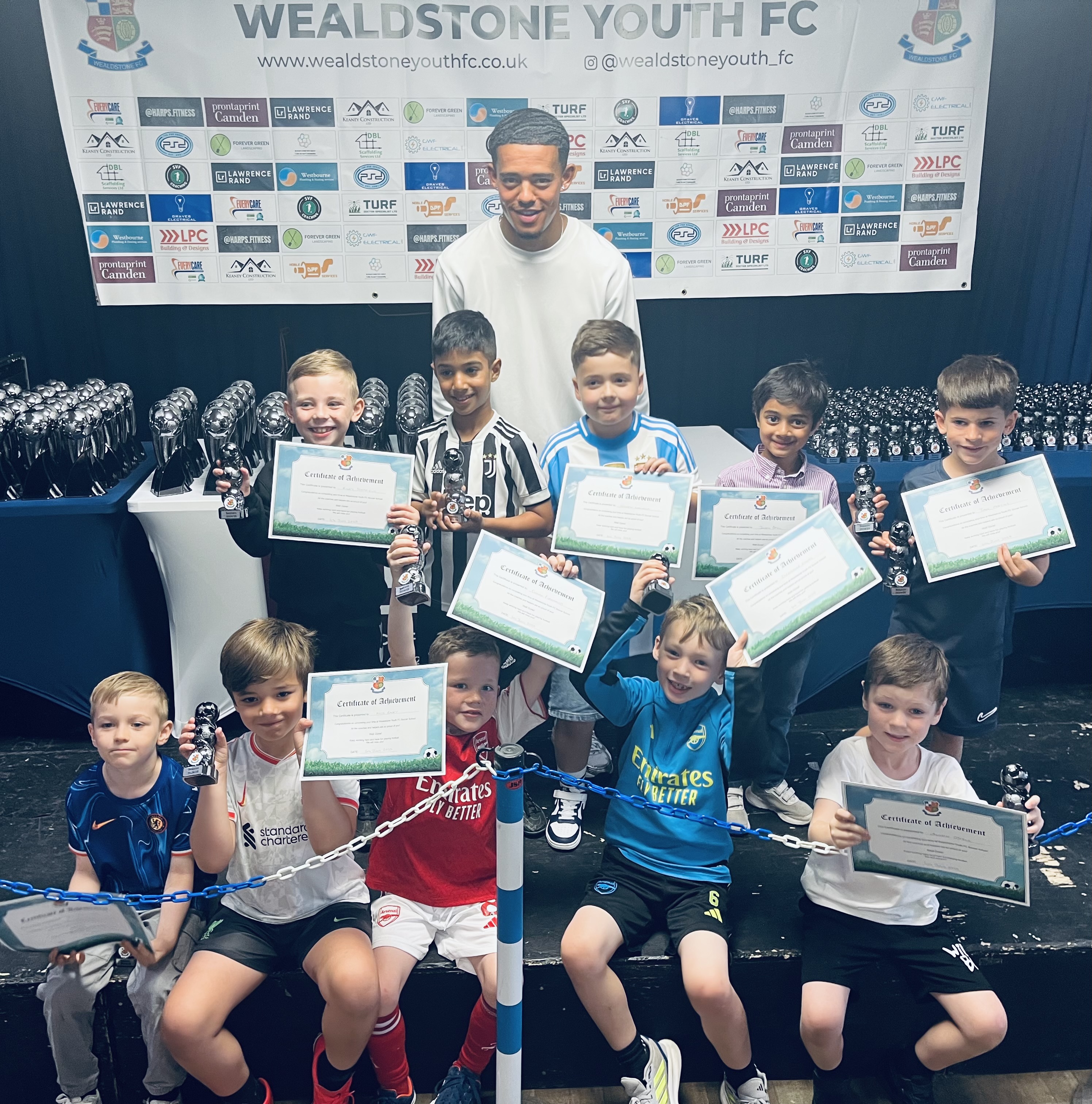 Wealdstone Youth FC Team Photo